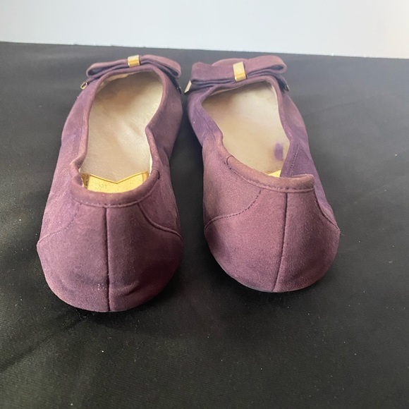 MICHAEL KORS LADIES FLATS SIZE 7.5 M - Picture 3 of 8